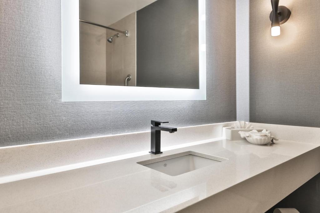 Admiral Inn Mississauga - Resim 36