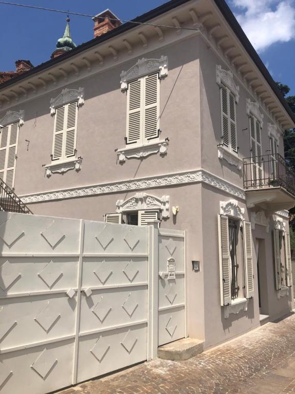 Το κτήριο όπου στεγάζεται  το διαμέρισμα