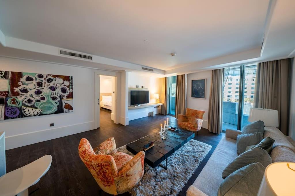 Abdali Boulevard l Luxury l 1 BR Condoにあるシーティングエリア