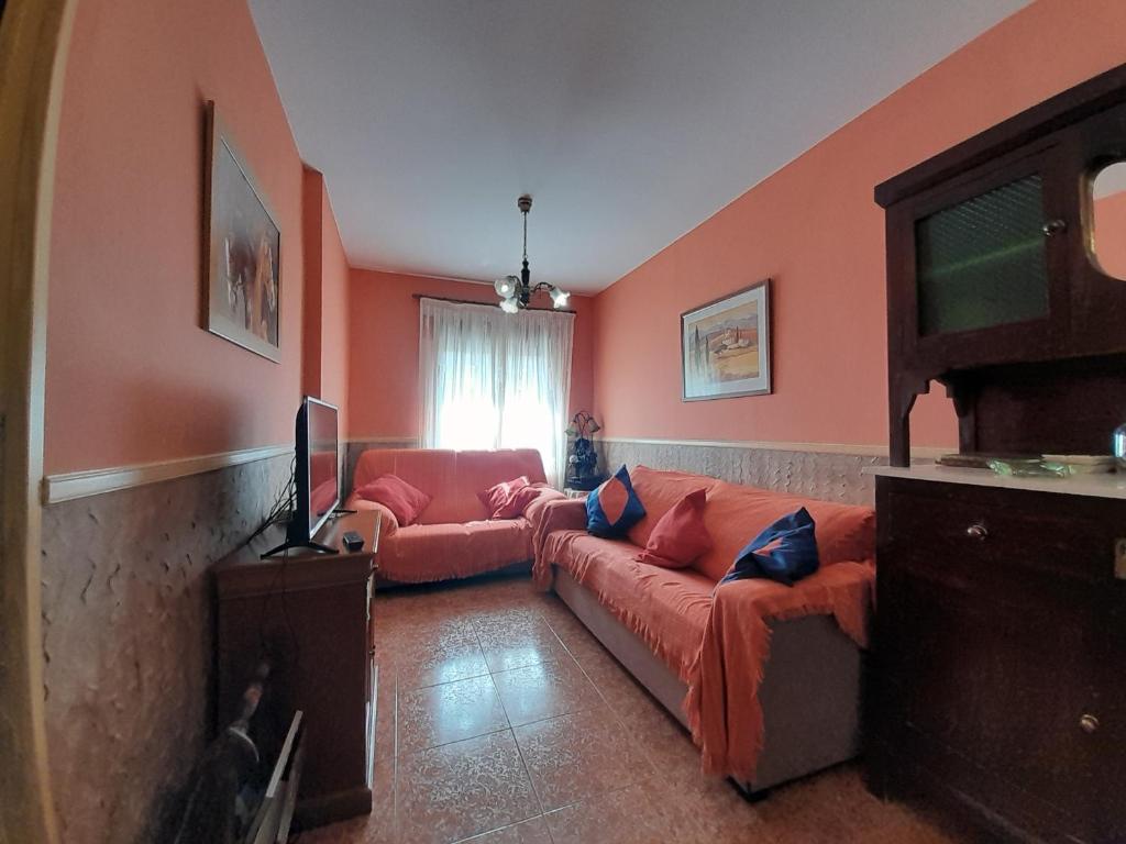 TV a/nebo společenská místnost v ubytování Casa Rural Las Barricas