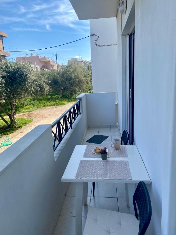 Balkón nebo terasa v ubytování Nav Apart, Salamina