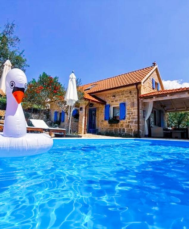 Holiday Home Toma - Maison De Deux Chambres