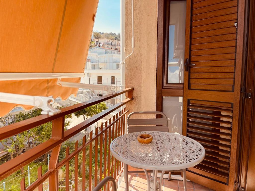 A balcony or terrace at Dimora Bellini