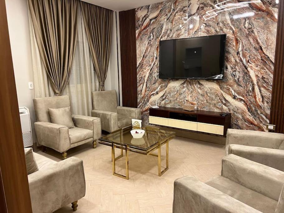 TV a/nebo společenská místnost v ubytování Urban Elegance @ Maadino6