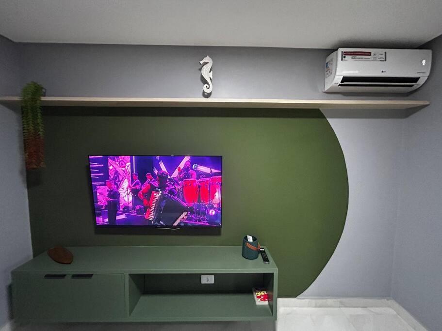 Μια τηλεόραση ή/και κέντρο ψυχαγωγίας στο Flat305