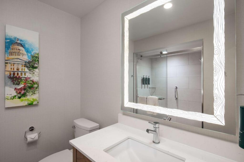 DoubleTree By Hilton Sacramento - 