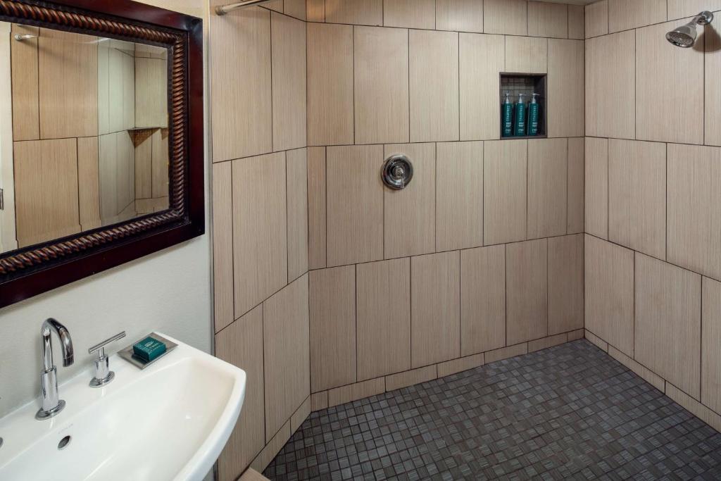 Doubletree by Hilton Phoenix Mesa - 