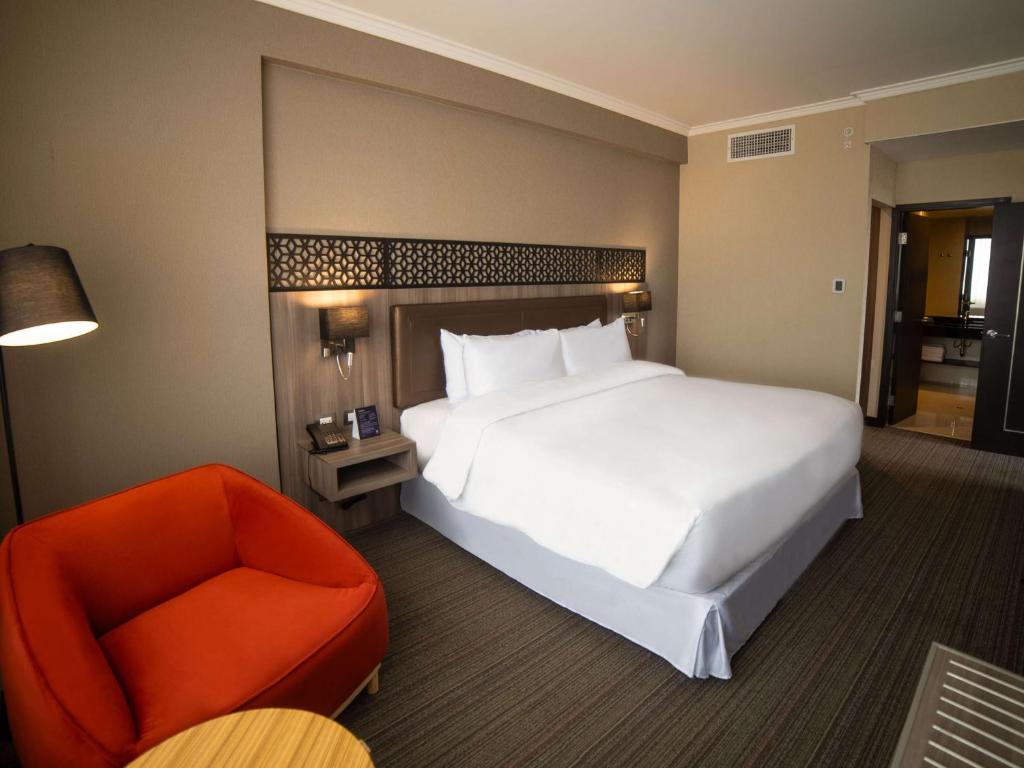 Postel nebo postele na pokoji v ubytování Doubletree By Hilton Trujillo