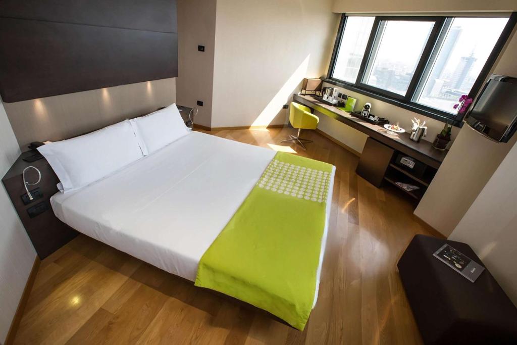 Postel nebo postele na pokoji v ubytování Best Western Plus The Hub Hotel