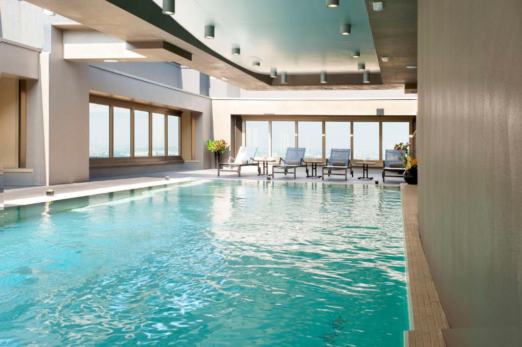 Bazén v ubytování Best Western Plus The Hub Hotel nebo v jeho okolí