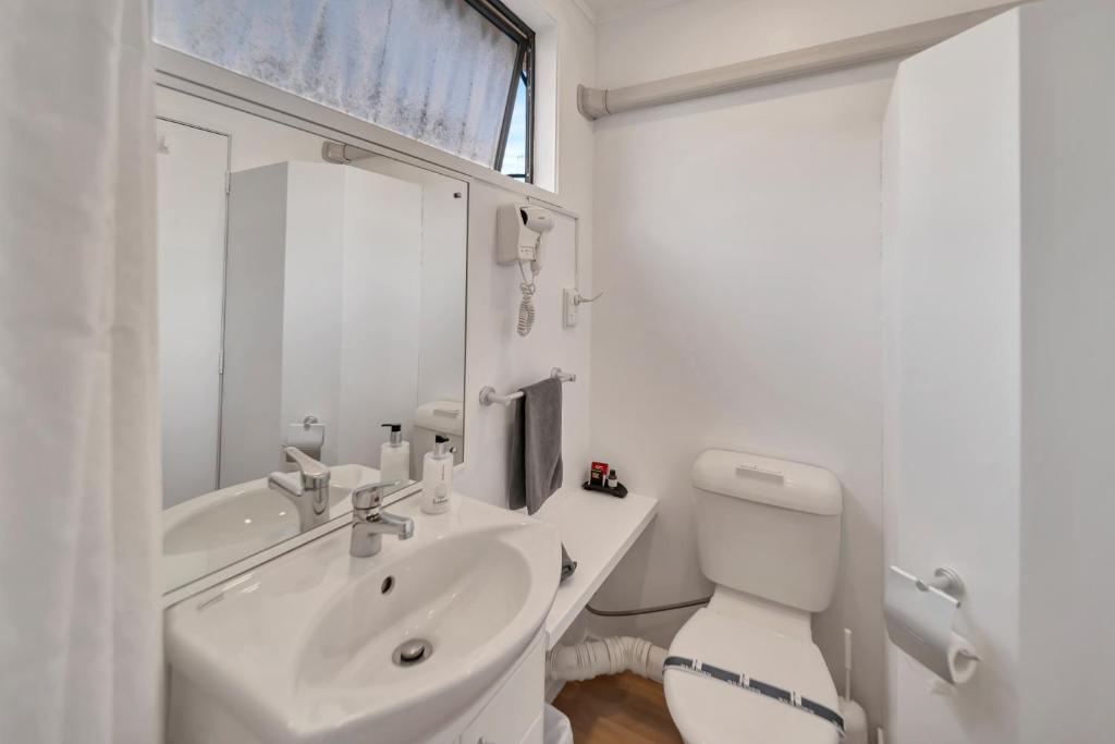 Tudor Court Motor Lodge - Resim 21