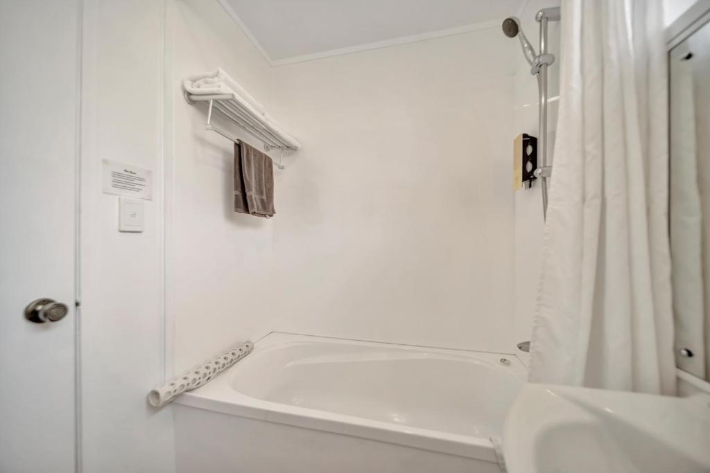 Tudor Court Motor Lodge - Resim 20