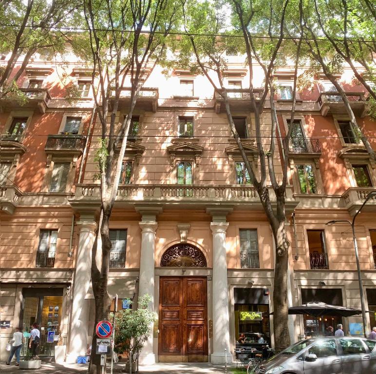 Bright mini studio in the heart of Milan