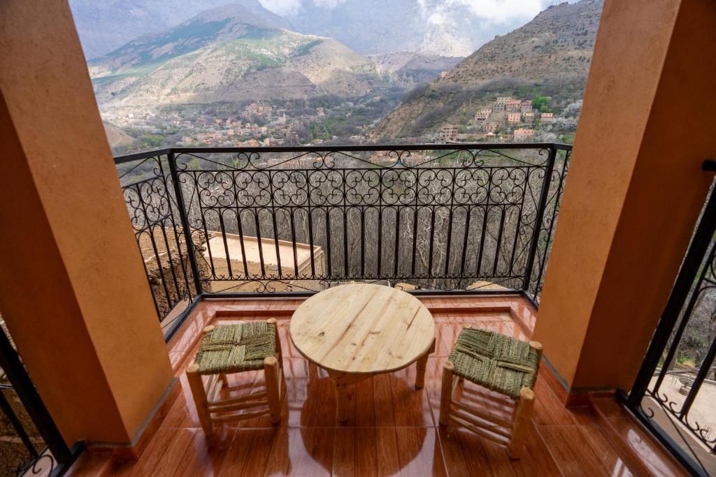 Uma vista geral da montanha ou uma vista da montanha a partir do bed and breakfast