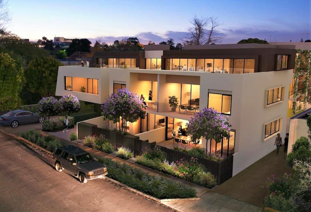 Το κτήριο όπου στεγάζεται  το διαμέρισμα