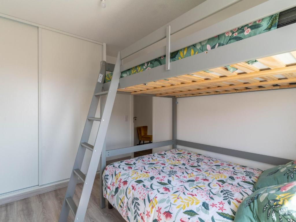 Łóżko lub łóżka w pokoju w obiekcie Appartement 3* à 50m de l'Océan, 5 pers, Clim, Wifi, Parking - Mimizan Plage - FR-1-50-116