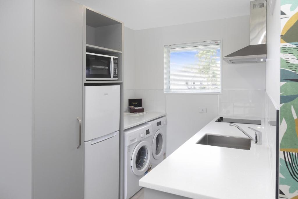 The Adelphi - Resim 37