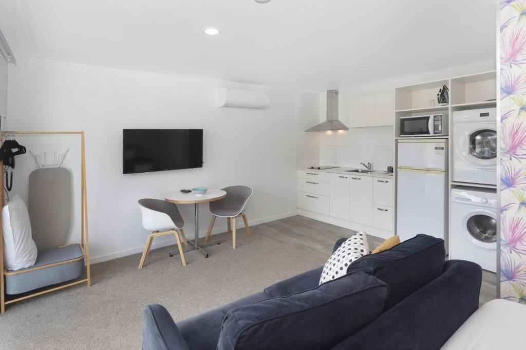 The Adelphi - Resim 17