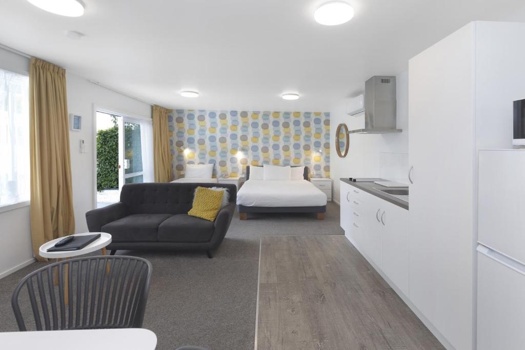 The Adelphi - Resim 40