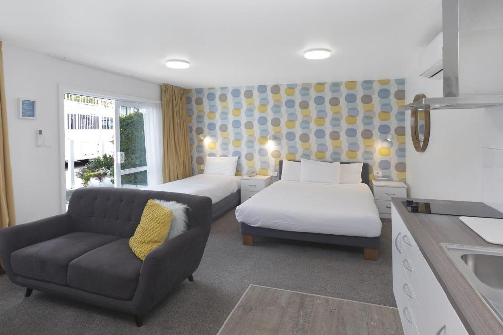 The Adelphi - Resim 26