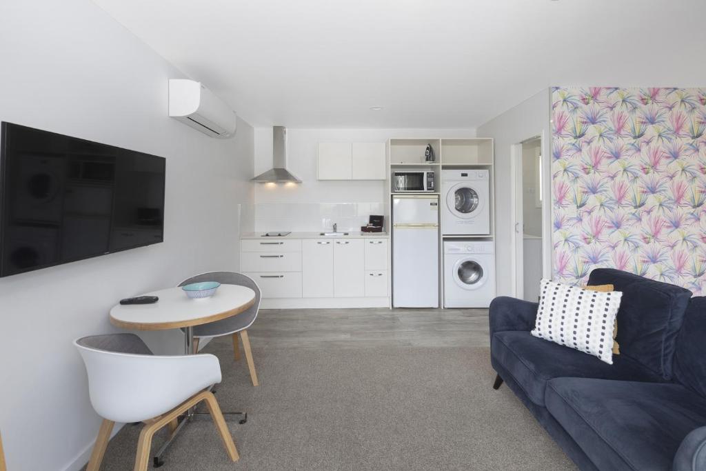 The Adelphi - Resim 34