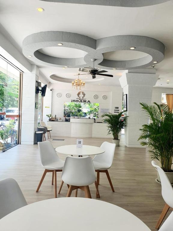 Issara Patong Beach - Resim 9