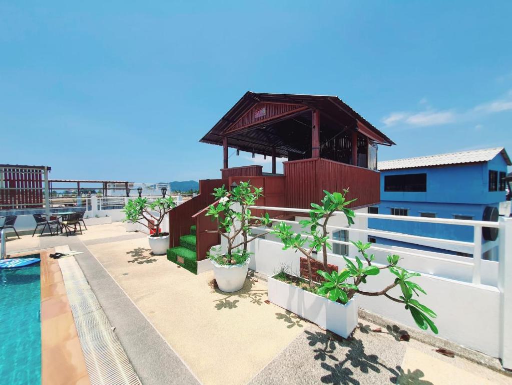 Issara Patong Beach - Resim 23