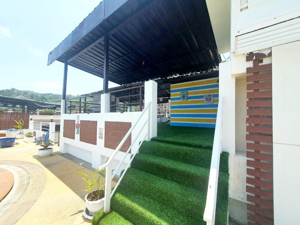 Issara Patong Beach - Resim 20