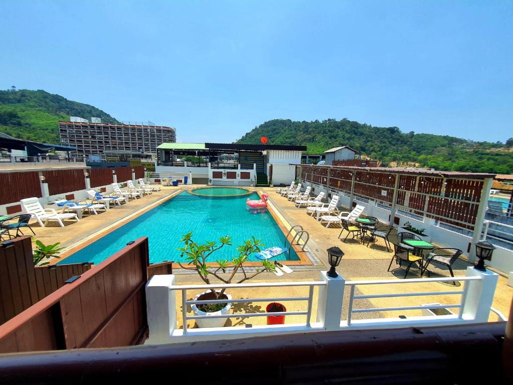 Issara Patong Beach - Resim 35