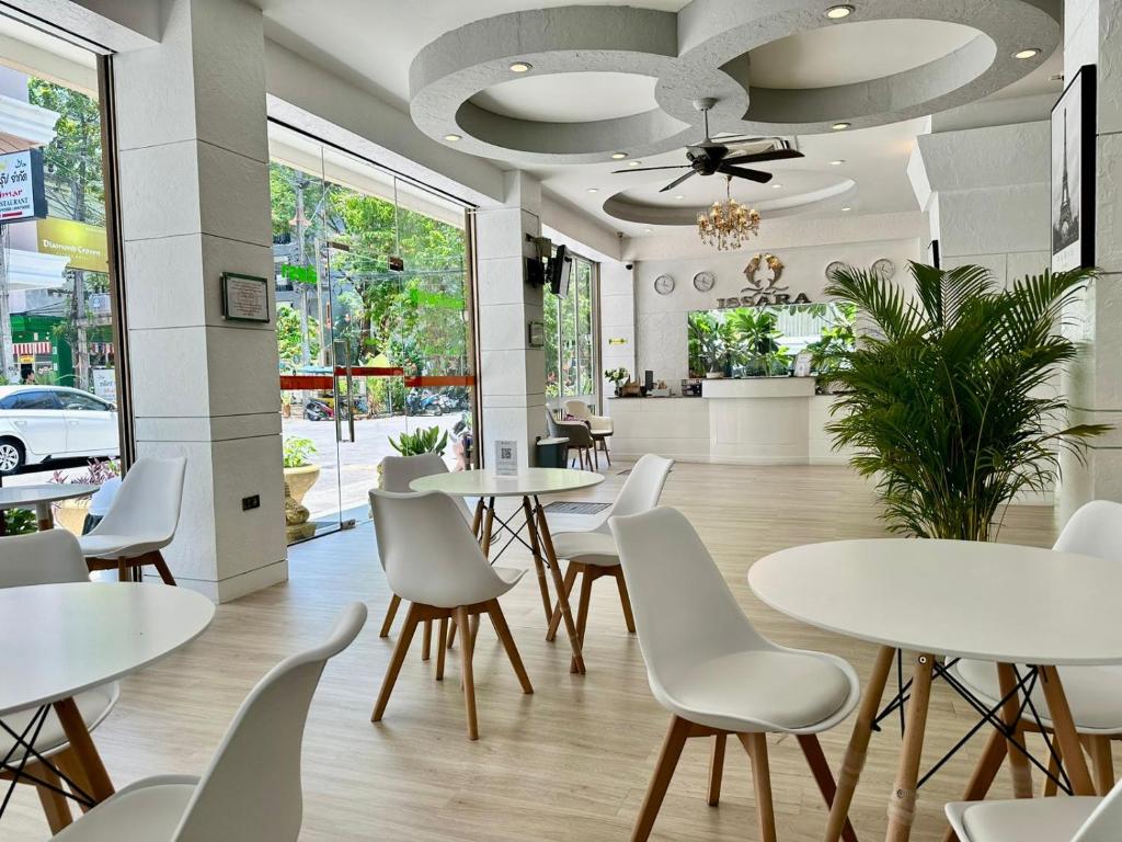 Issara Patong Beach - Resim 14