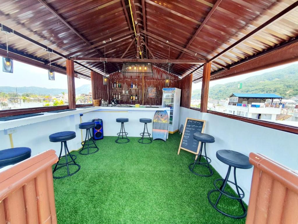 Issara Patong Beach - Resim 25