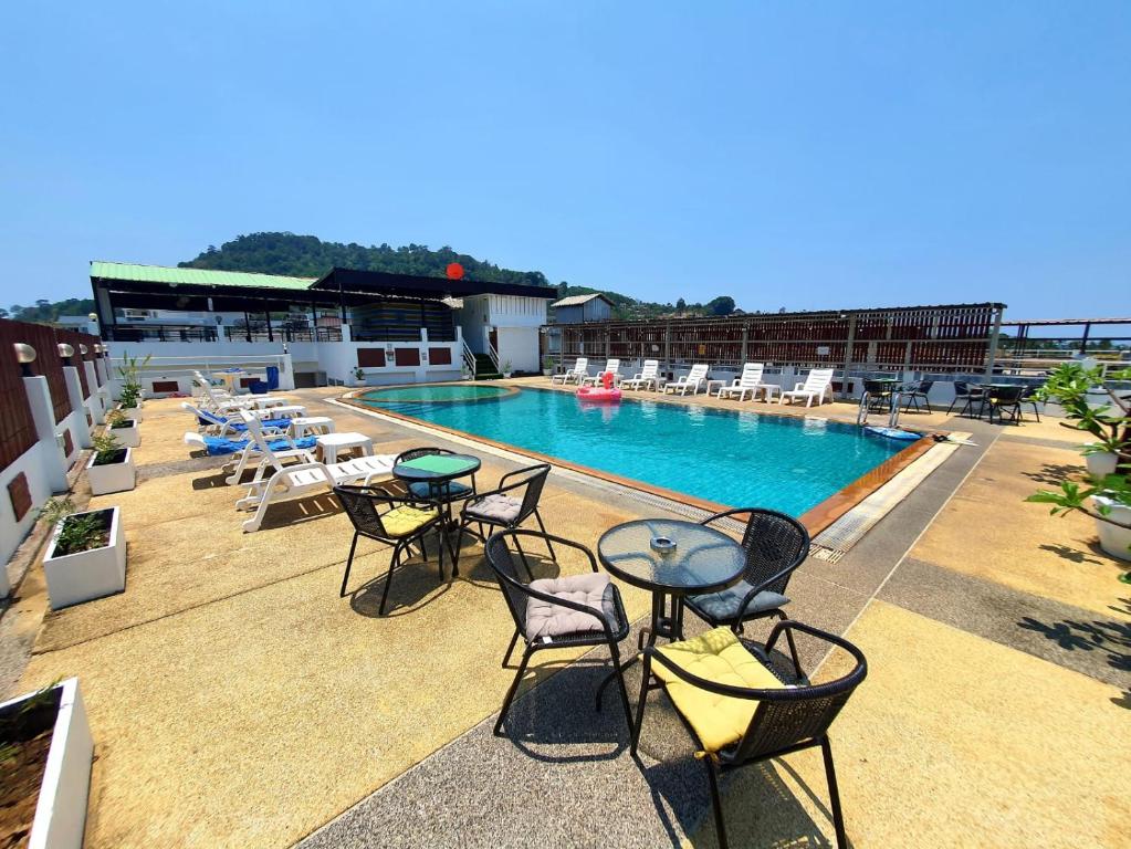 Issara Patong Beach - Resim 30