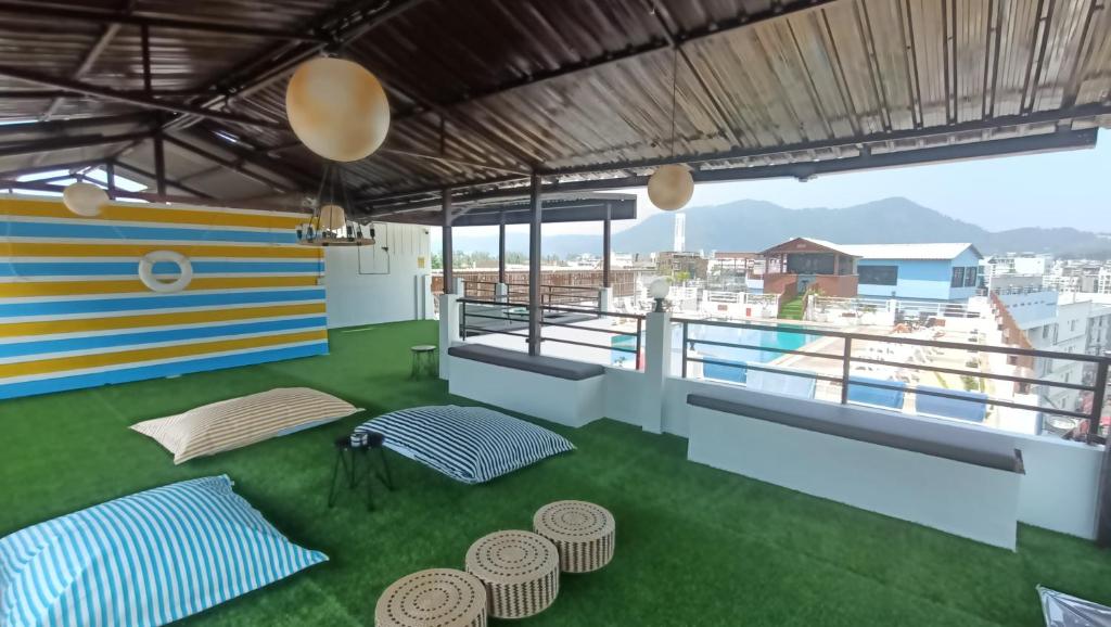 Issara Patong Beach - Resim 27