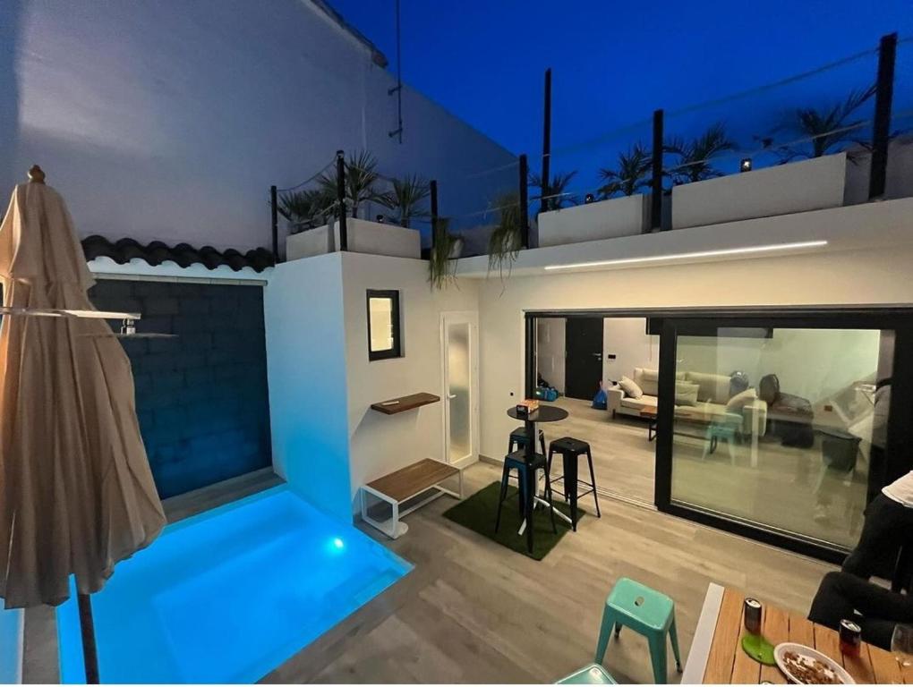 Jacuzi Suite Paradise - Maison 1 Chambre