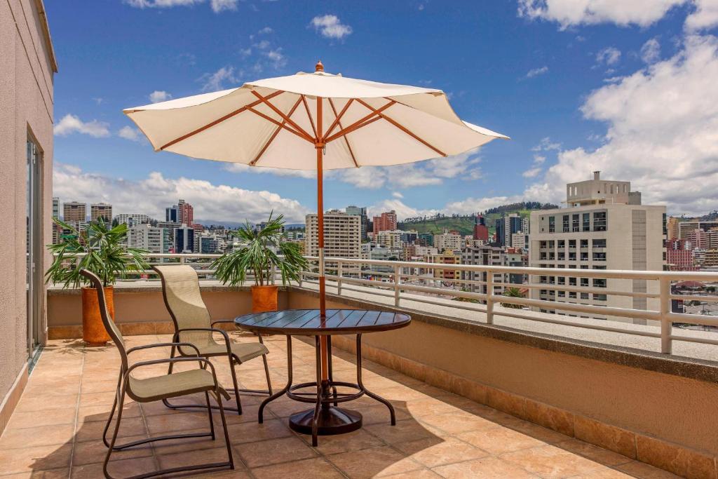 Balkón nebo terasa v ubytování JW Marriott Quito