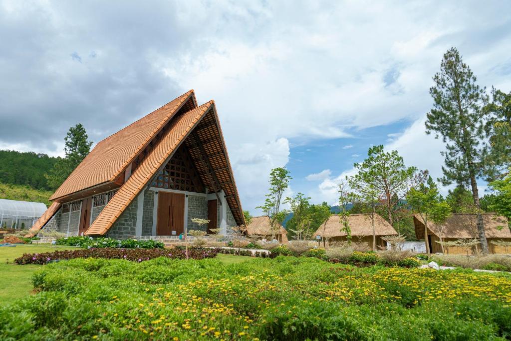 Aed väljaspool majutusasutust Rung Thong Nui Voi Villa & Resort