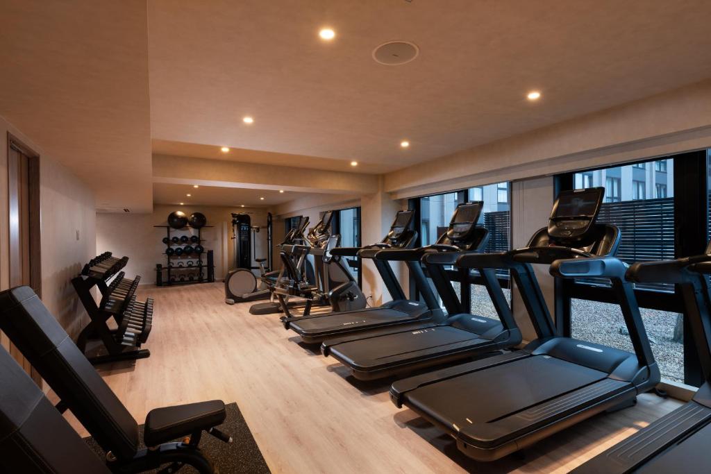 Fitness centrum a/nebo fitness zařízení v ubytování DoubleTree by Hilton Kyoto Station
