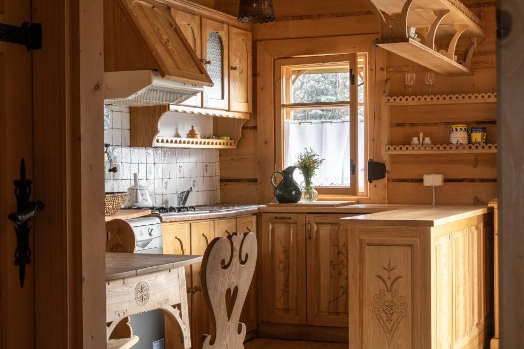 Kuchyňa alebo kuchynka v ubytovaní Sweet Home Sweet APARTZAKOP