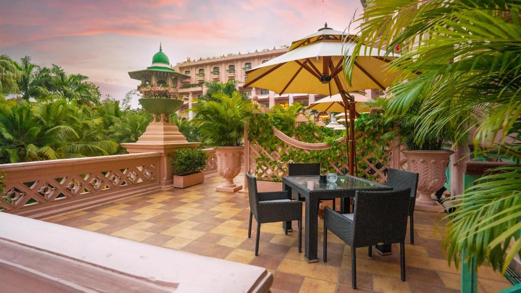 Balkón nebo terasa v ubytování The Leela Palace Bengaluru