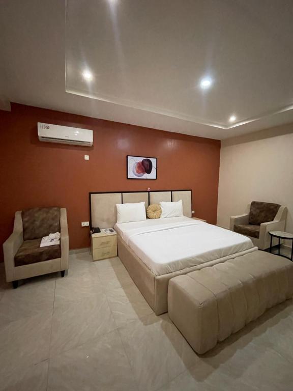 Nexus Xpress Hotel - Kingkamer