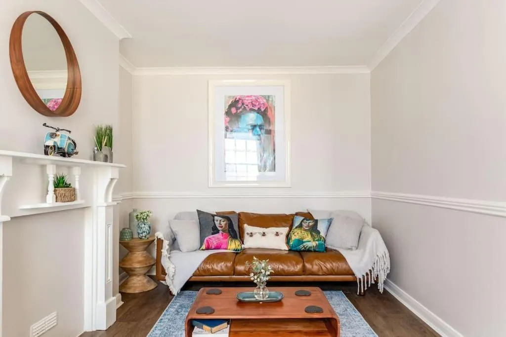 Stylish 2Bed 2Bath Seafront Patio Apartment