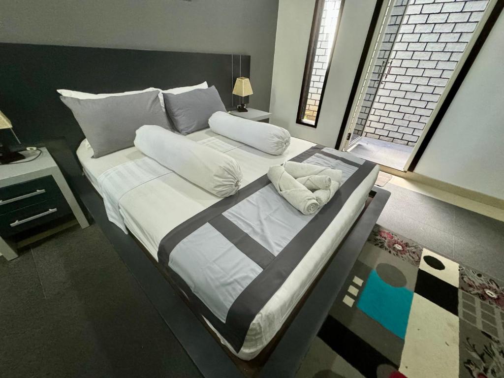 Villa Rumah Putih Abu Abu - 6