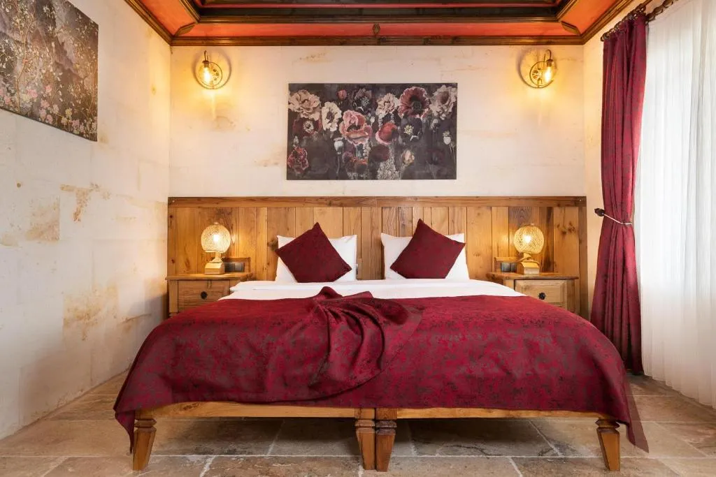 Deluxe Stone Room