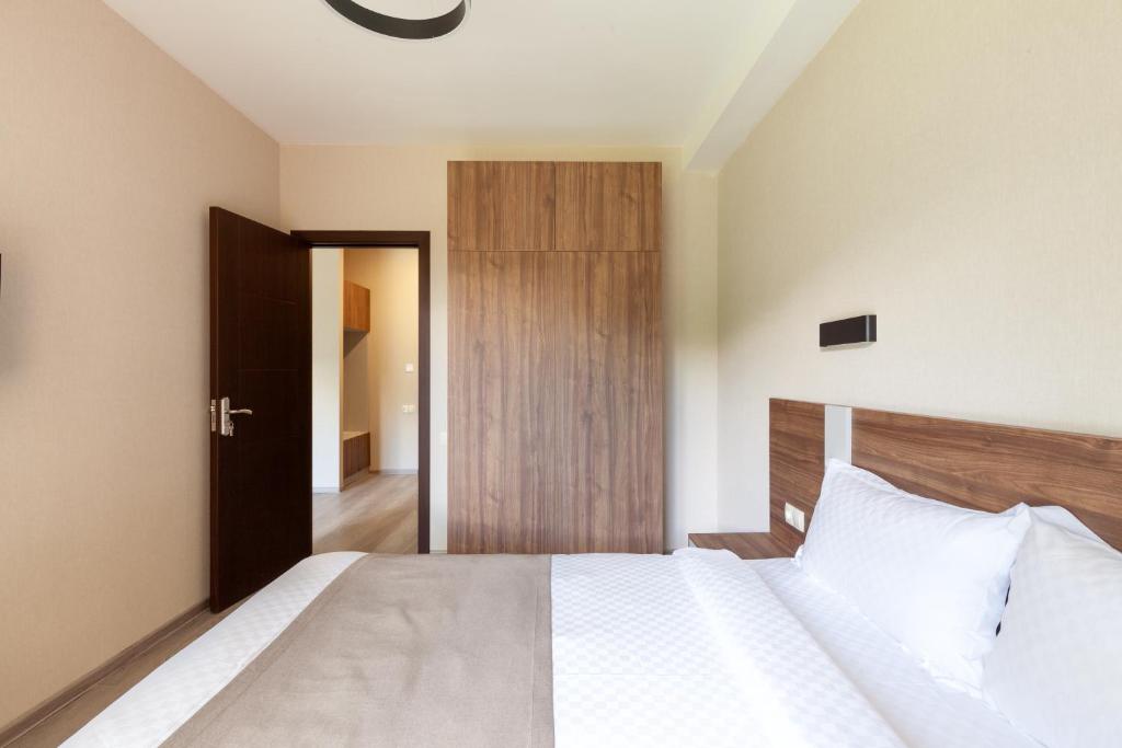Postel nebo postele na pokoji v ubytování Crystal Wood