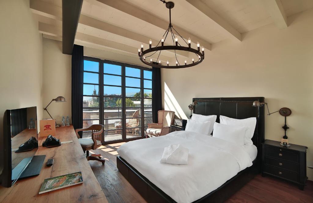 Travel Proud Rooms Hotel Tbilisi - Terrace Queen Room
