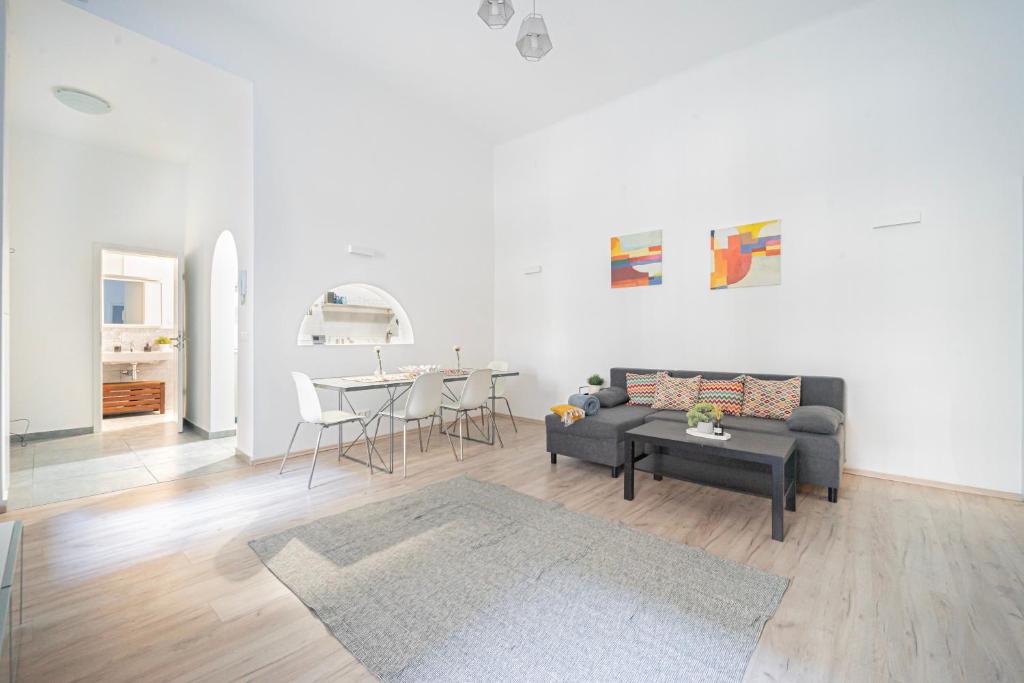 Casabella Apt - 2 bedroom near to Andrassy Ave 1067 Budapest, 84 Csengery utca kép - 1