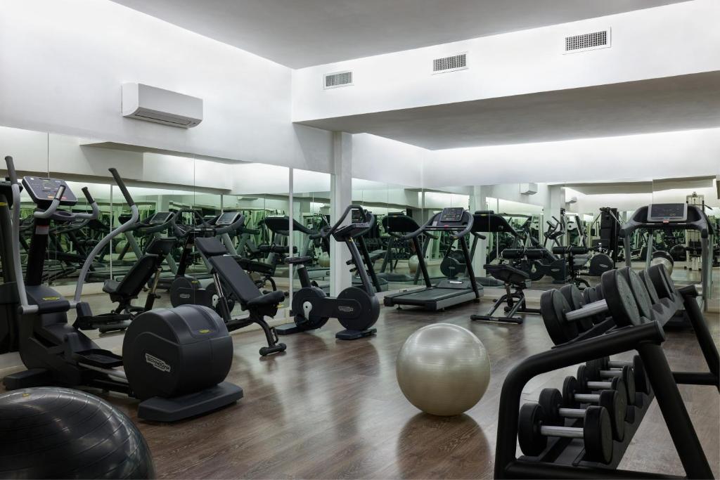 Gimnasio o instalaciones de fitness de Hotel Roma Tor Vergata