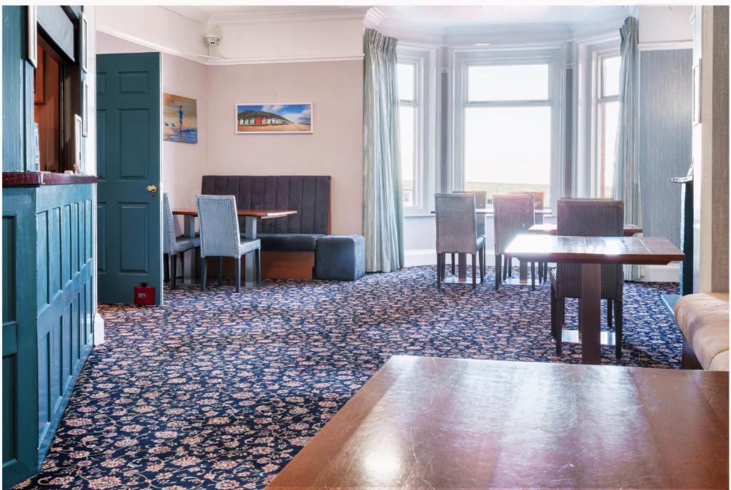Гостиная зона в Sandcliff Guest House