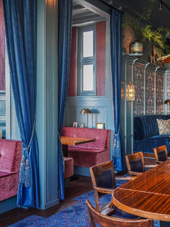 Posezení v ubytování Boulevard Hotel Scheveningen