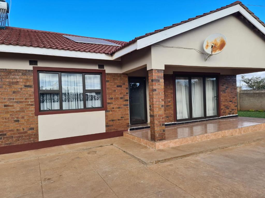 Inviting 3Bed House in Bulawayo, Bulawayo (updated prices 2024)